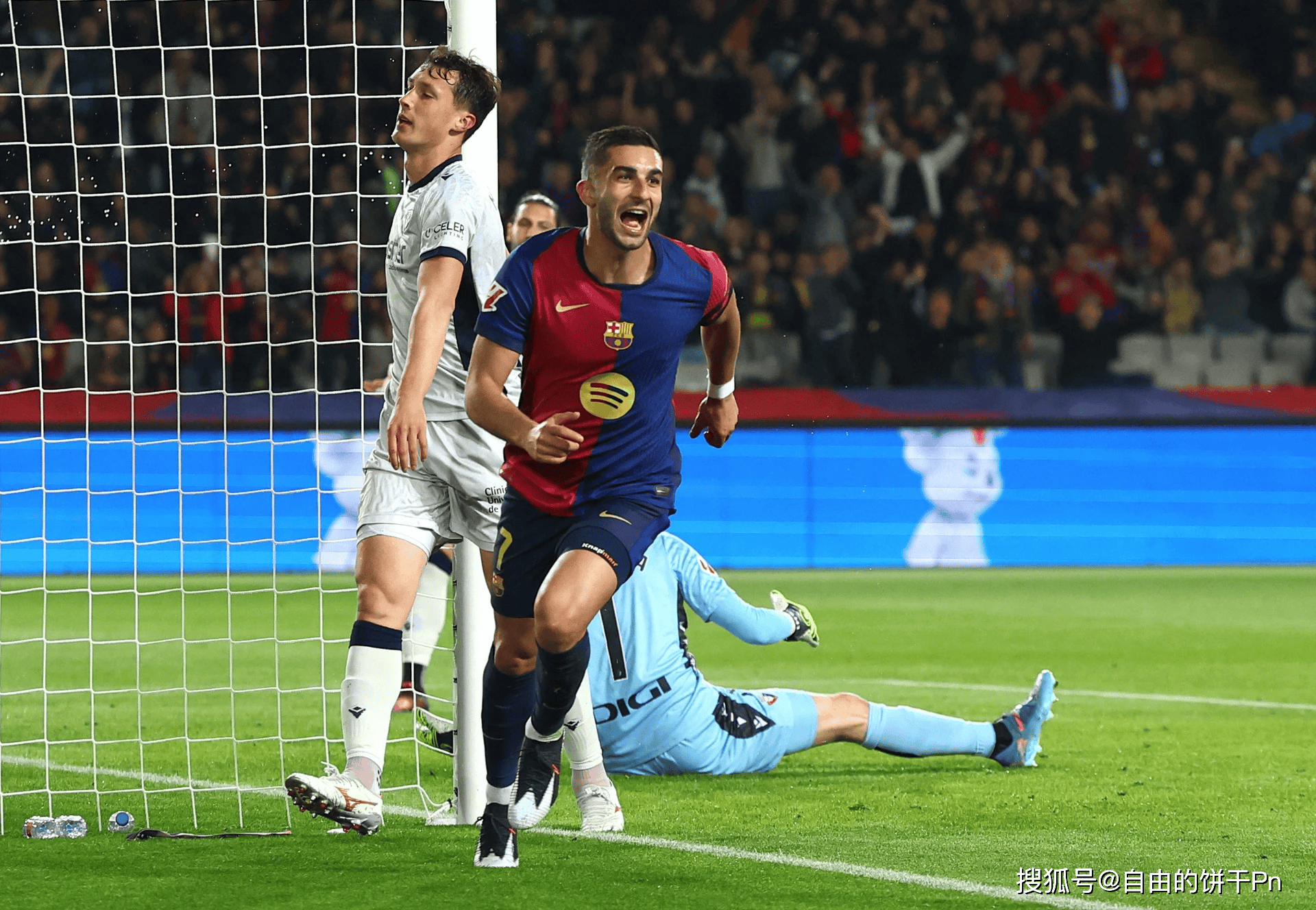 AC米兰鏖战曼联,托雷斯制霸全场的简单介绍 AC米兰鏖战曼联,托雷斯制霸全场的简单介绍