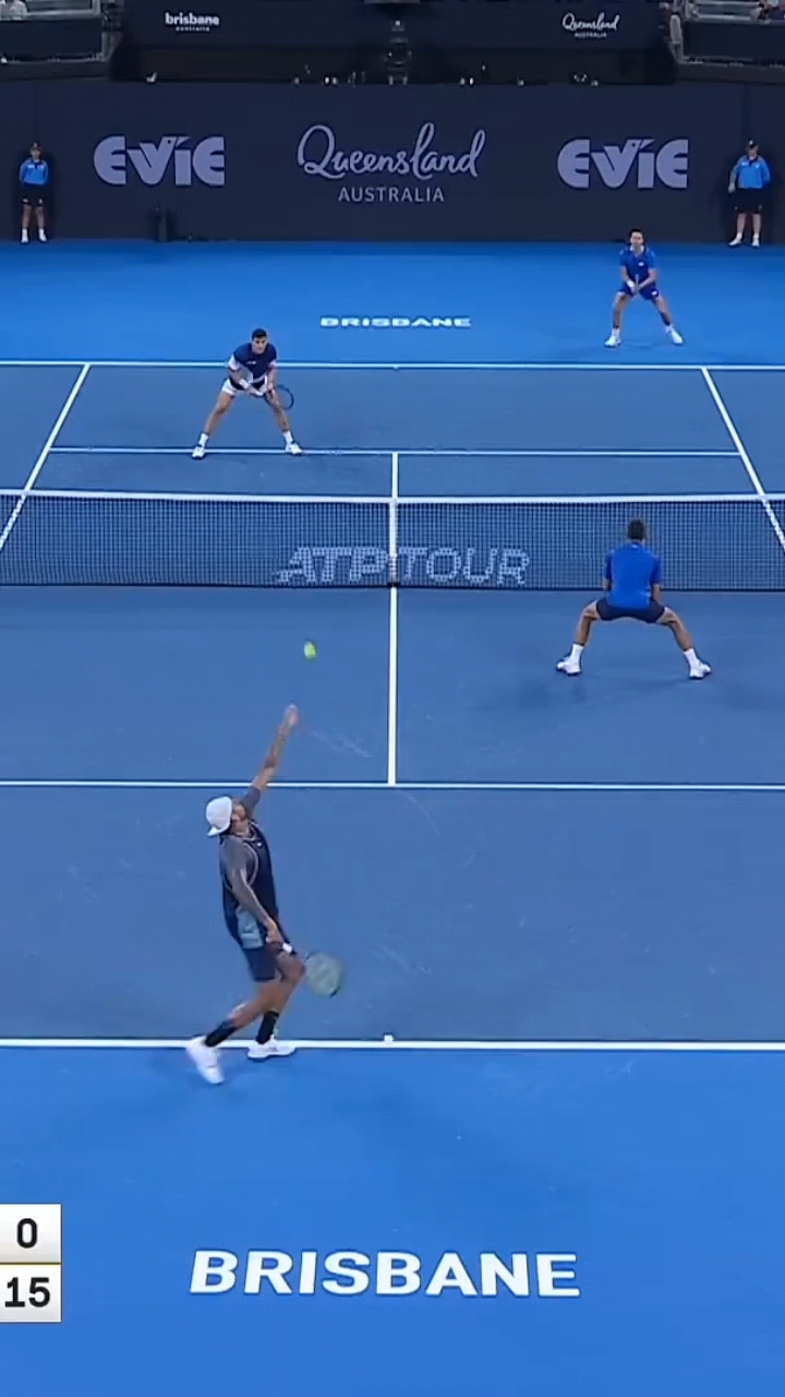 关于日本网球队鏖战法国网球队,克耶高斯高光表现的信息 关于日本网球队鏖战法国网球队,克耶高斯高光表现的信息