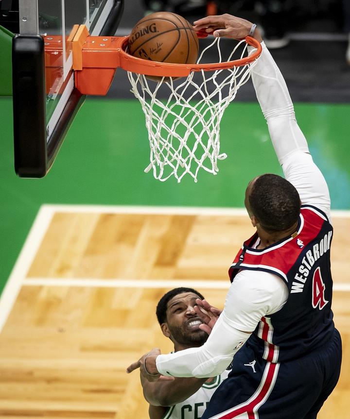 包含法国男篮轻取凯尔特人B队，威斯布鲁克关键制胜的词条